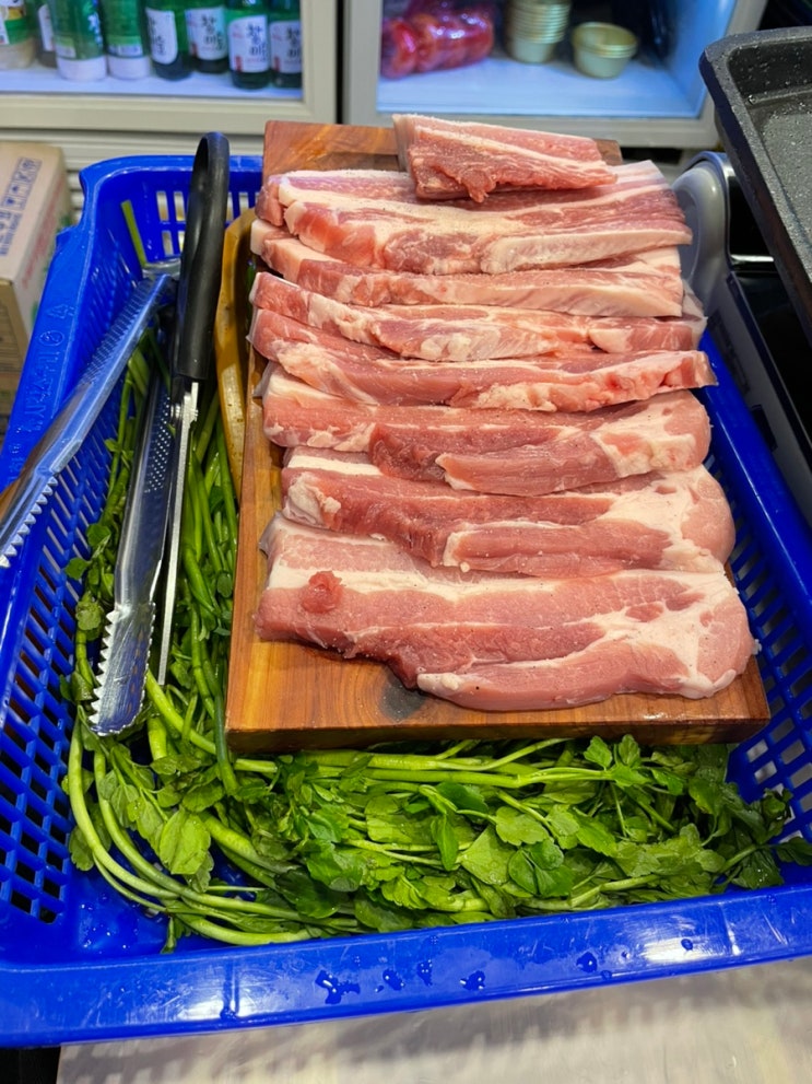  순삼이네 미나리 삼겹살 :: 구워주는 아차산고기집 웨이팅