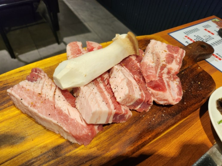  마산 삼계 맛집 삼겹살 1인분 6,900원!! 명성 돈 돼지세끼