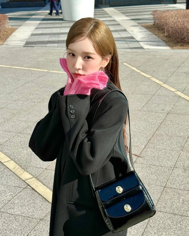 레드벨벳 웬디 루에브르 가방 삭드 듀스 숄더백 정보! 레드벨벳 웬디 루에브르 가방 삭드 듀스 숄더백 정보!
