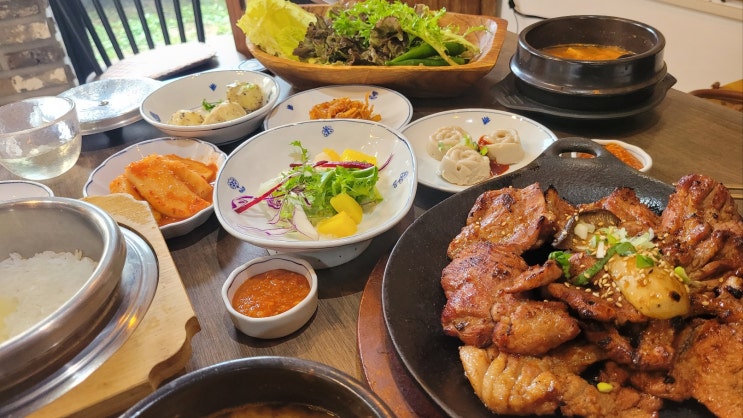  제주 만나는 날 [살레안의 고깃] 노형 한라수목원 맛집 제주 백반정식 추천 - 이 안에 고기 있다.