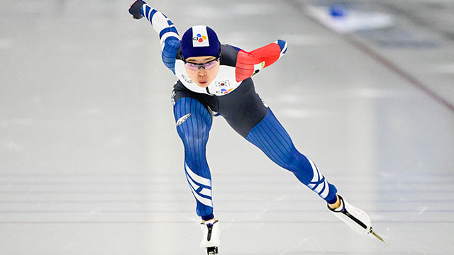 <b>빙속</b> <b>김민선</b>, 5차 월드컵 1000m 한국新…이상화 기록 깼다