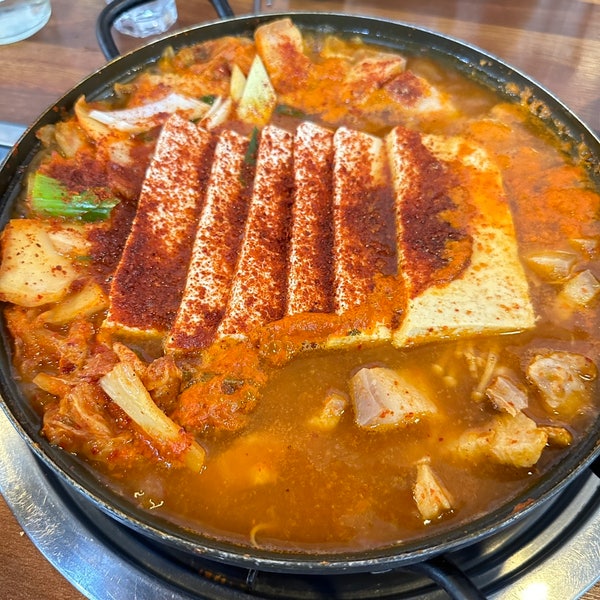  완주 봉동 고기가 듬뿍 들어간 김치찌개가 맛있는 오복 김치찌개 전문점