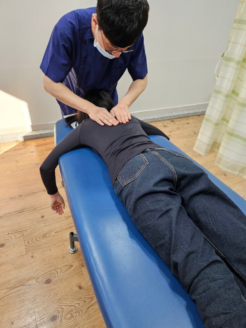 광주 중학생 척추측만증 치료시작