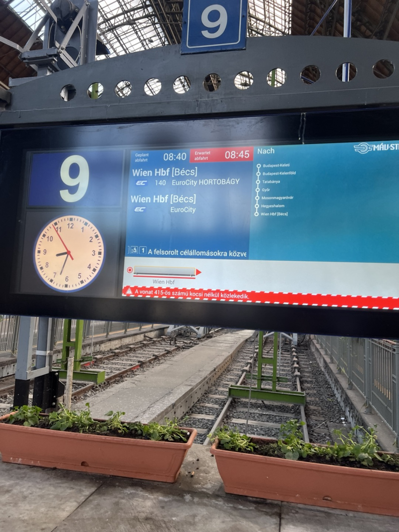 부다페스트 켈레티역에서 비엔나 중앙역으로] 켈레티역 화장실 / 캐리어 보관 + 비엔나 중앙역 코인락커 있어요 : 네이버 블로그