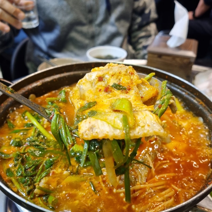  잠실새내 새마을시장 횟집 나주왕대포 도다리 매운탕 서비스 굿