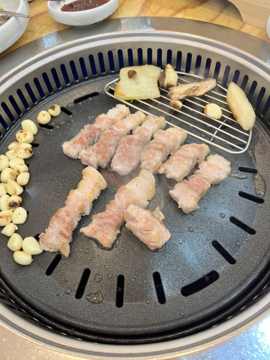맛찬들왕소금구이 경기신현점 사진 1