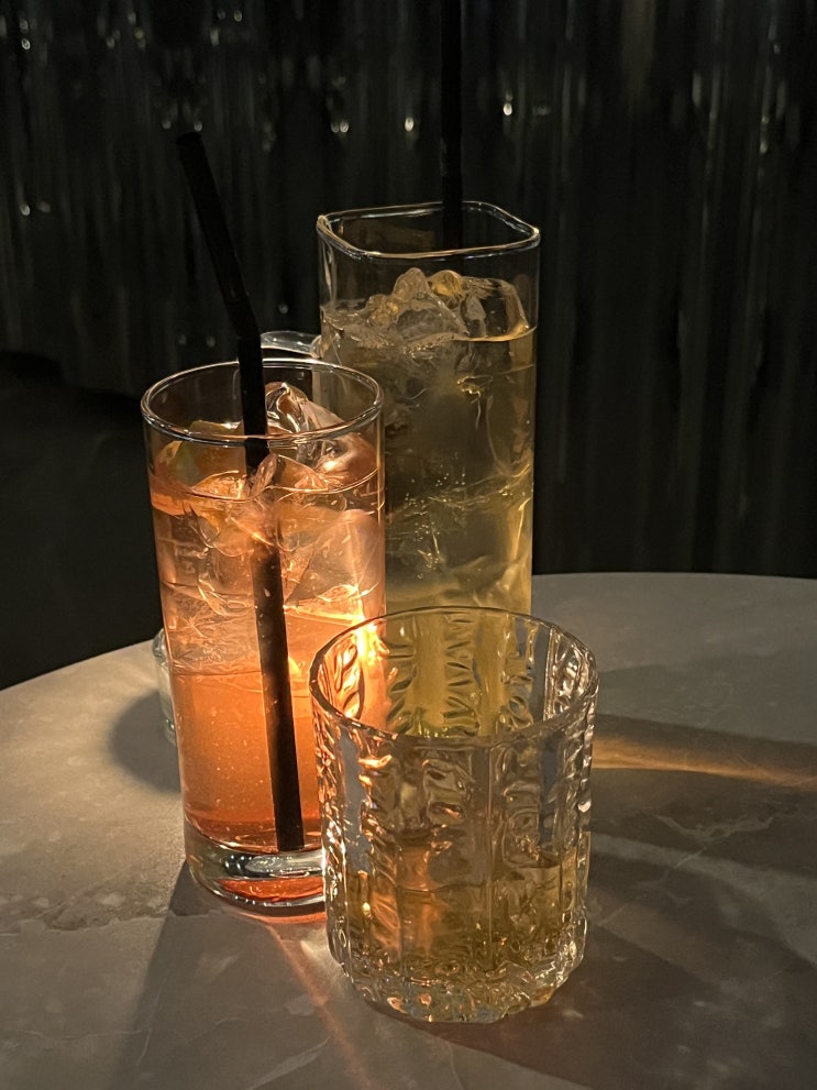  신논현 술집 데이트하거나 강남 소개팅장소로도 좋을 강남칵테일바 믹스드테이블 MIXED TABLE