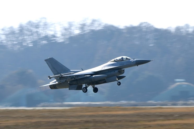  F-16 전투기 추락 사고 분석: F-35 전투기의 중요성