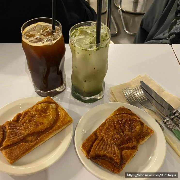  [논현동카페] 겨울 붕어빵 파는 디저트 카페- '카페드변화  Cafe De Byunhwa'