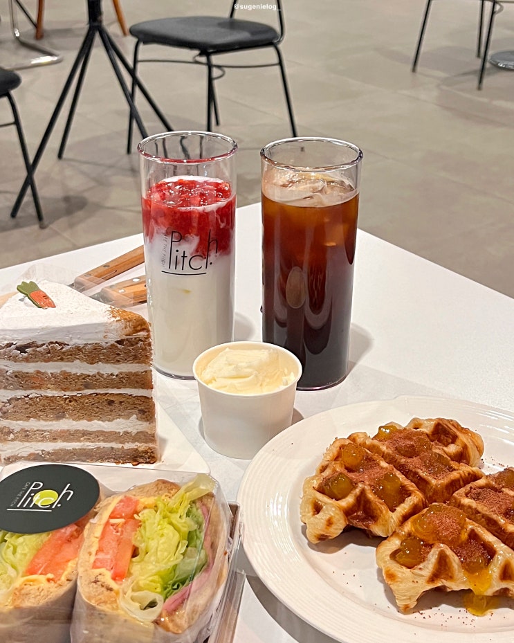  시흥 정왕동 카페더피치(CAFE THE PITCH), HM풋살파크 옆 크로플 맛집 추천