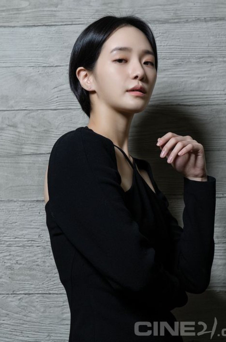 프라헤어 - #중간머리빌드펌 🔸️🔶️🔸️ . . 어중간한 어깨길이에서 빌드펌이 제격이죠 👍 . . 항상 펌이 강하게 나왔다고  이번엔 풀린듯 자연스럽게 c컬 넣어드렸어요👏 . . . 프라헤어는 고객님과 충분한 상담을 한후 꼼꼼하게 작업해드립니다, image size:794x1199