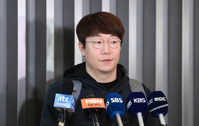 '<b>대투수</b>' <b>양현종</b> 작심 발언 "로봇 심판+피치 클록, 부정적 생각... 