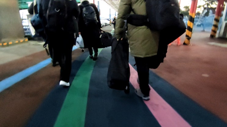  항상 짐이 많은 영상기자의 출장길