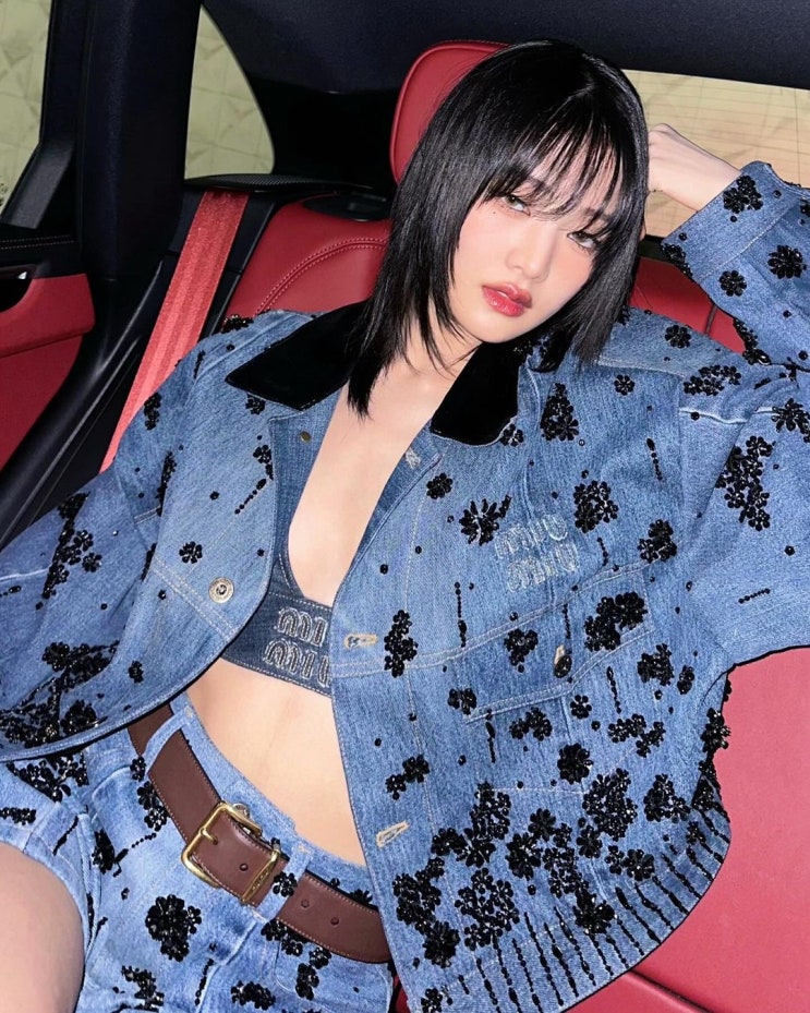 '컨디션 난조' (여자)아이들 민니, 걱정 속 미모 폭발...청재킷 속 은은하게 드러난 볼륨감 '컨디션 난조' (여자)아이들 민니, 걱정 속 미모 폭발...청재킷 속 은은하게 드러난 볼륨감