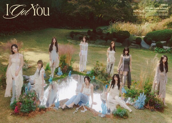 <b>트와이스</b>, '아이 갓 유' 뮤비 티저 공개… 아홉 <b>청춘</b>의 빛나는 순간