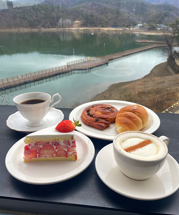  대구 팔공산 카페 커피명가 동명레이크점 딸기케이크 맛집