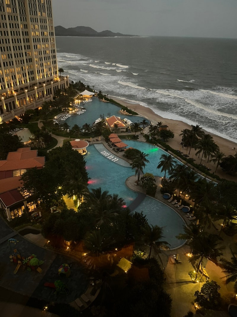 호짬 여행 인터컨티넨탈 그랜드 호짬 Khoi BBQ 디너 & The Grand Bistro 라운지 & Game Zone 후기 🤍 :  네이버 블로그