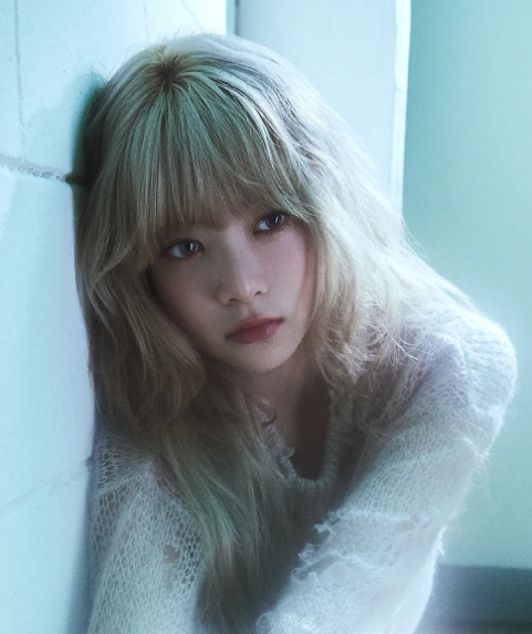 <b>홍은채</b> <b>르세라핌</b> <b>뮤직뱅크</b> 불참 인스타 금발 셀카 프로필... 