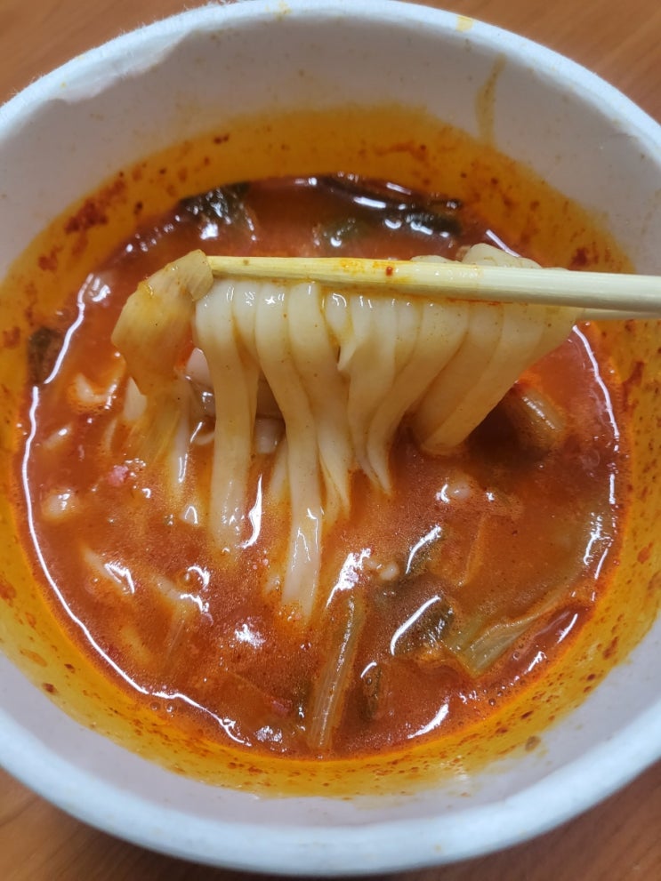 CU편의점 칼칼한 미정당 컵면 대파 김치찌개 칼국수