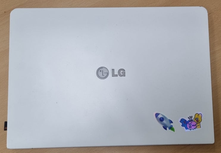  구형 LG 그램(14Z950) 뒤틀린 하판 교체 및 배터리 교체