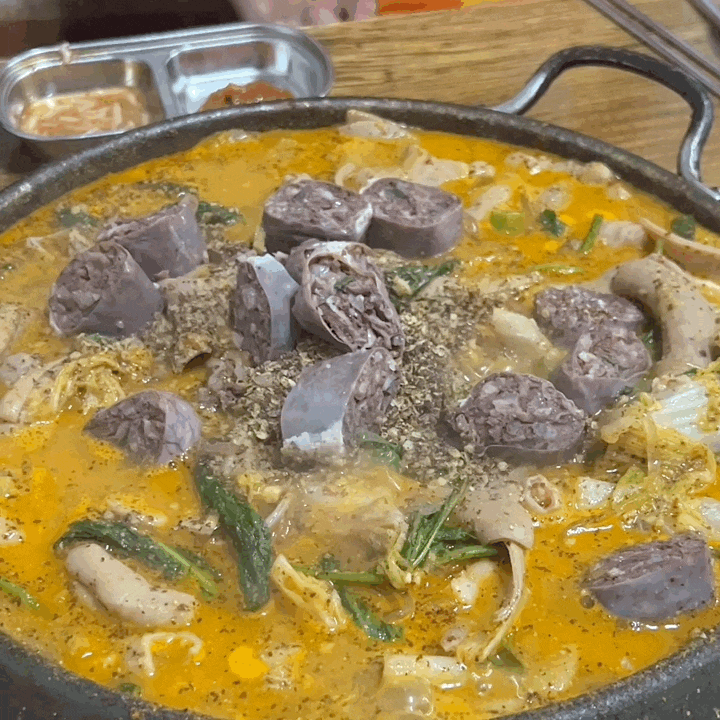  익선동 종로3가 노포 맛집, 누린내 없는 이경문 순대곱창(+웨이팅, 볶음밥)