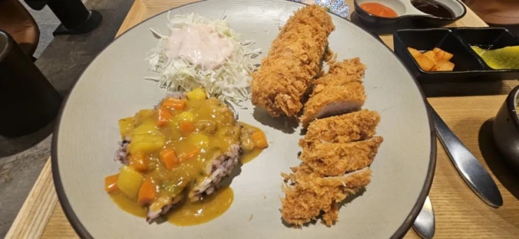 혼밥하기 좋은 영등포돈까스 <카츠야미> 치즈가 폭포처럼 흐르는 통치즈 왕롤카츠 추천 혼밥하기 좋은 영등포돈까스 <카츠야미> 치즈가 폭포처럼 흐르는 통치즈 왕롤카츠 추천