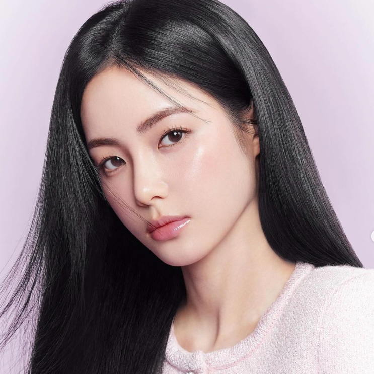  홍수주 인스타 여자 크롭 니트 가디건 플리츠 미니스커트 셋업 코디 브랜드