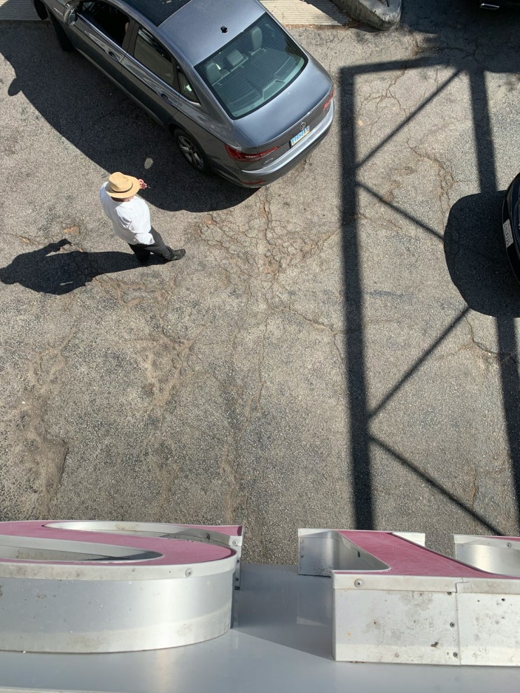 “과자도 커피도 다 싸다”…요즘 편의점 제대로 위협하는 이곳 어디 “과자도 커피도 다 싸다”…요즘 편의점 제대로 위협하는 이곳 어디