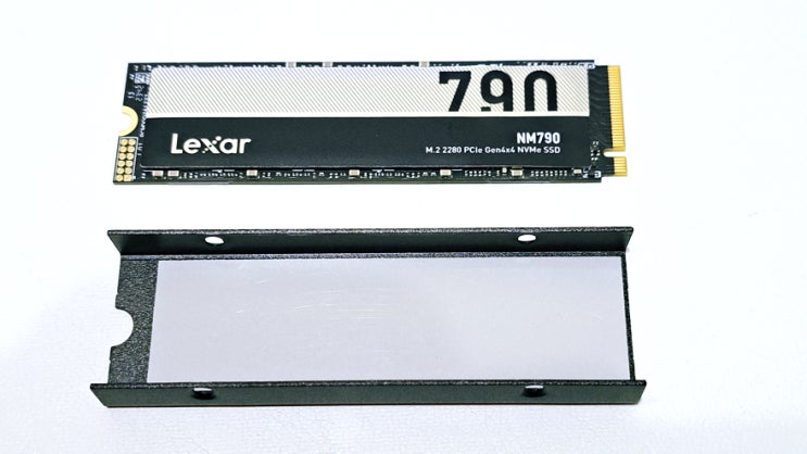 PS5 SSD 방열판 히트싱크 구입과 부착을 해보았습니다. PS5 SSD 방열판 히트싱크 구입과 부착을 해보았습니다.