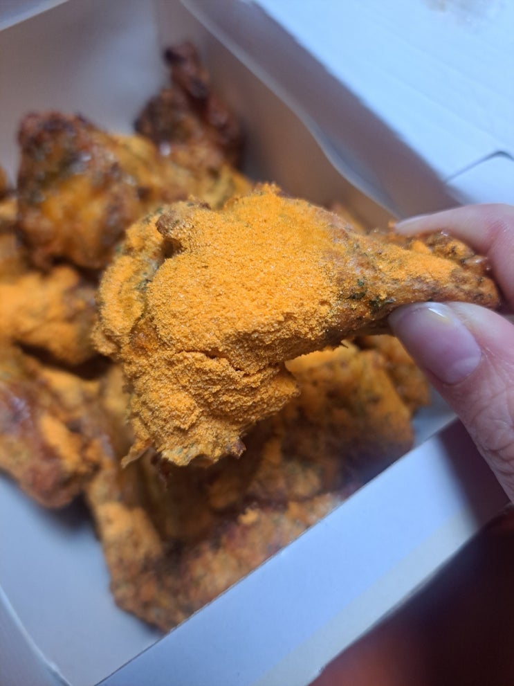 굽네치킨 고추 바사삭 굽네치즈킹 괜찮네 굽네치킨 고추 바사삭 굽네치즈킹 괜찮네