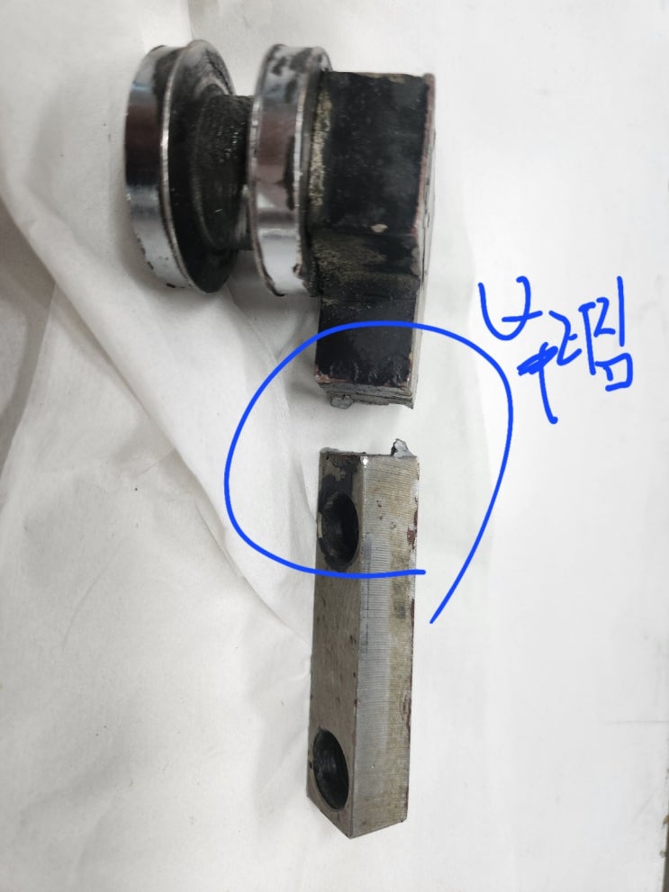  탄현면 월롱 인쇄공장기계 부품 파손 출장알곤용접으로 보수