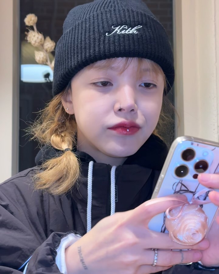 AOA 출신 지민, 성난 등근육...설현 따라 턱걸이 하러 AOA 출신 지민, 성난 등근육...설현 따라 턱걸이 하러