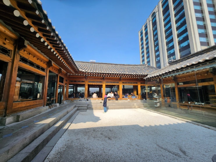  서울 가 볼 만한 곳, 배렴가옥 / 카페 어니언 안국