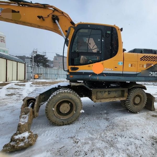 현대 R210W 2014년식 6000만원 판매합니다. 현대 R210W 2014년식 6000만원 판매합니다.