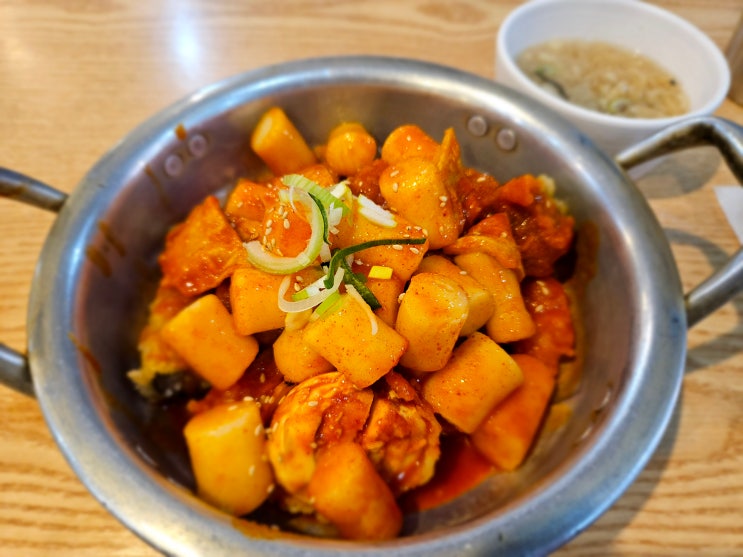 악어떡볶이 왕십리역 한양대 떡볶이 맛집 튀김범벅