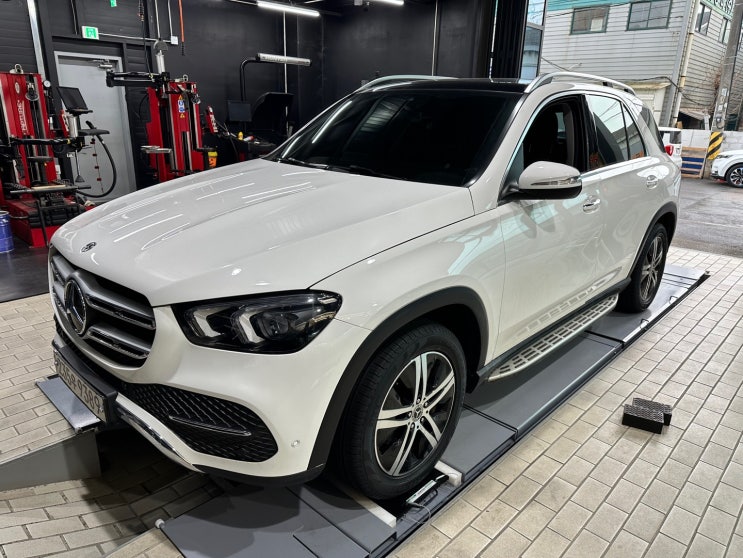  벤츠 GLE 255/50R19 사계절 타이어 교체 가능해요.