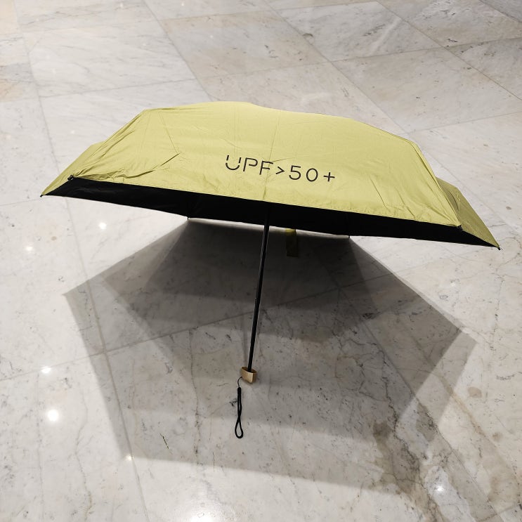 휴대용 우산 초경량 무게로 UV 자외선 차단 암막까지