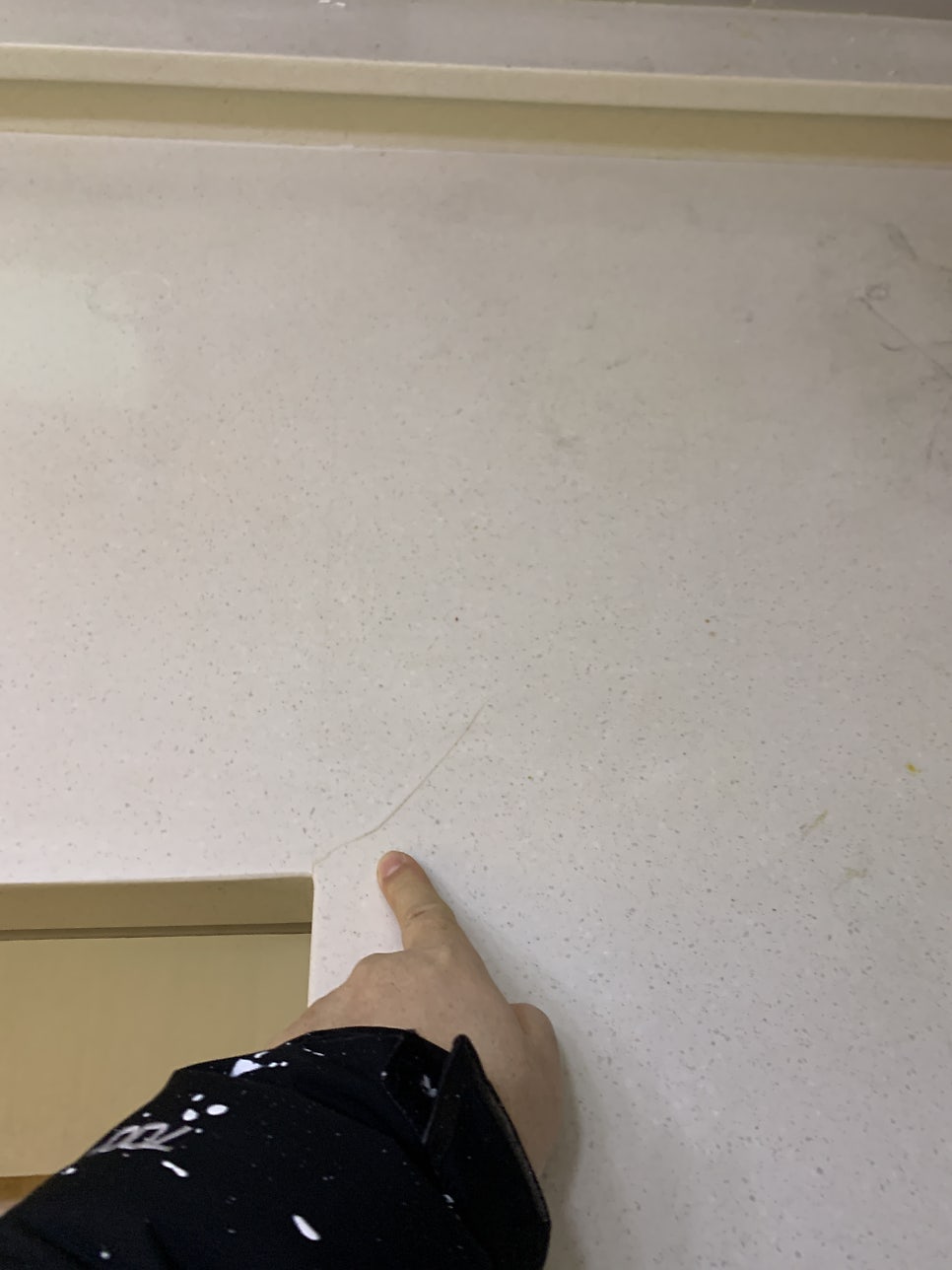 싱크대 상판 금간 곳 크랙보수 연마작업 현장