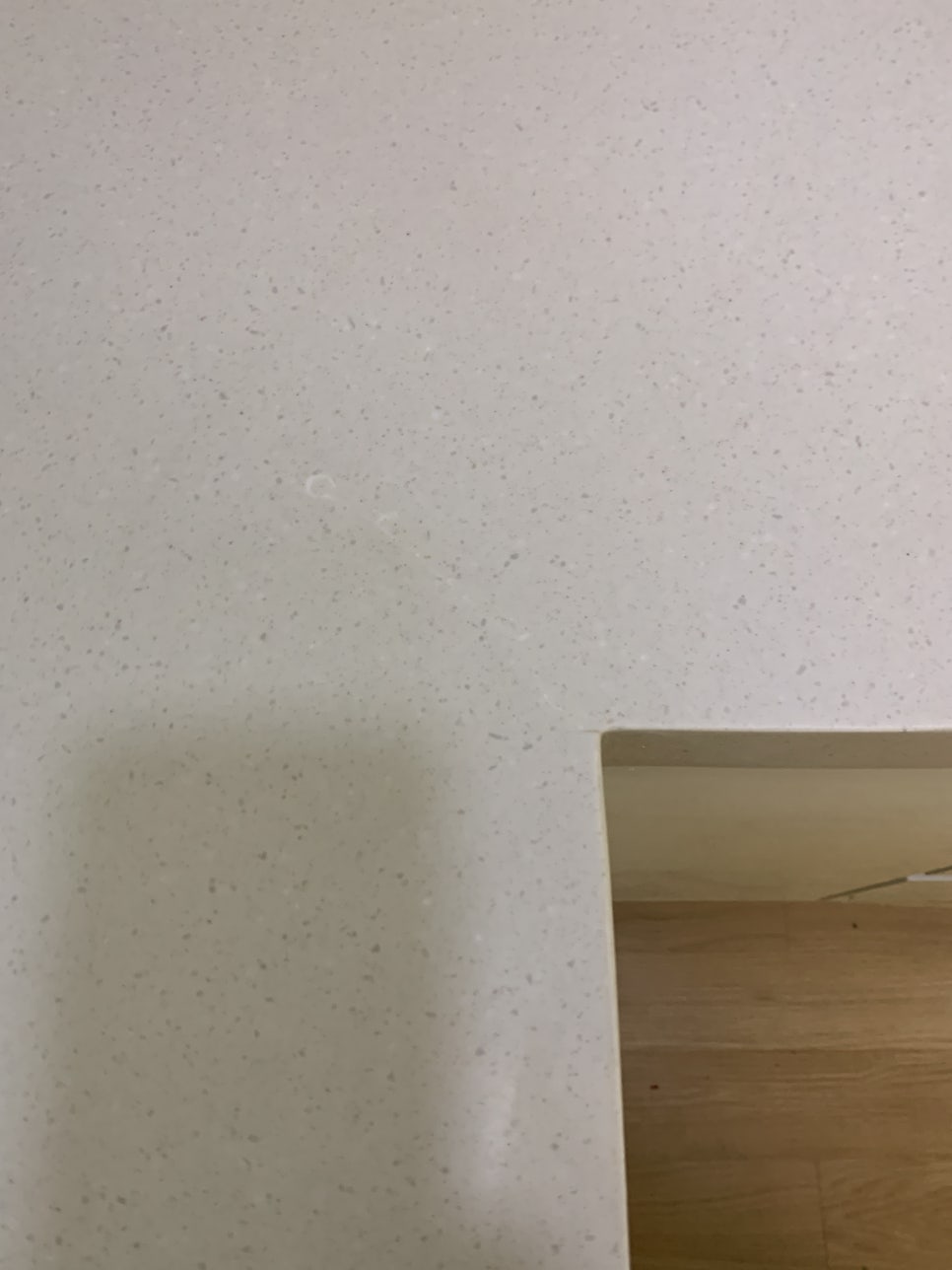 싱크대 상판 금간 곳 크랙보수 연마작업 현장