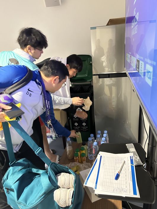 <b>김민재</b>, 아시안컵 8강 호주전 승리 후 '도핑실 직접 <b>청소</b> 미담'