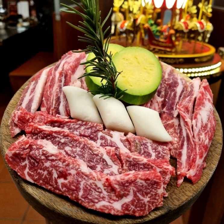  논현역 고기집 탁식 소고기 먹는데 이렇게 힙하다고?