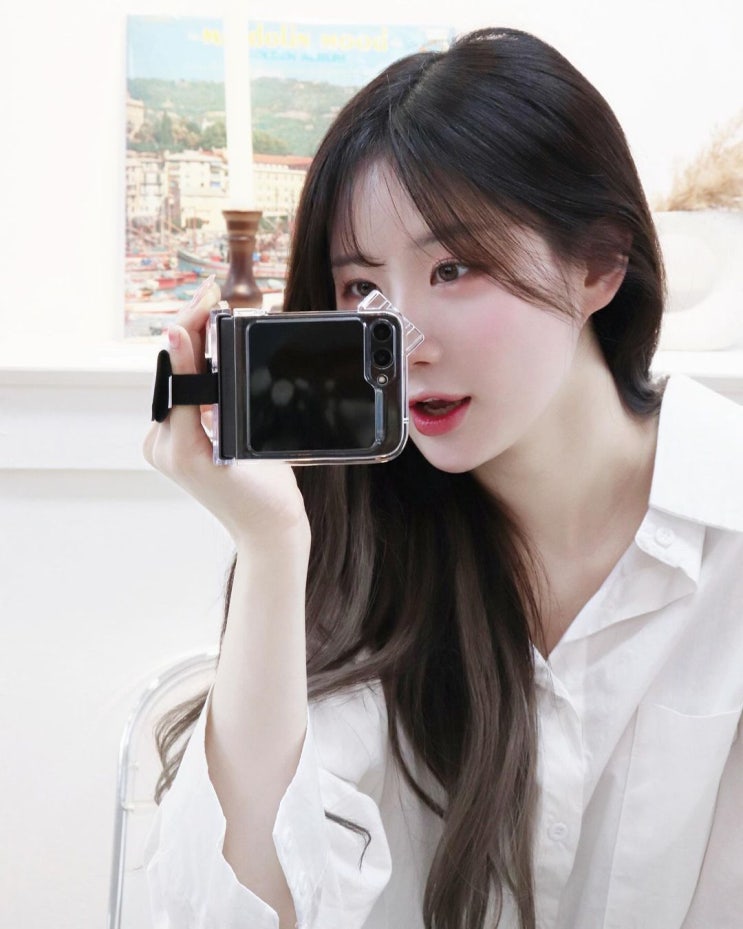 "글래머 비키니녀" 서울아스나, 흰피부의 70만 팔로워 인플루언서...그녀의 충격적인 인기 비결은? "글래머 비키니녀" 서울아스나, 흰피부의 70만 팔로워 인플루언서...그녀의 충격적인 인기 비결은?