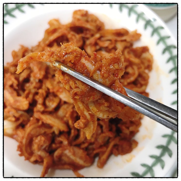  점빵아저씨 손가네 숯불오돌뼈 매콤한 오돌뼈볶음 밀키트 간단한술안주 맛 후기