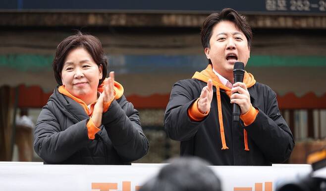 <b>개혁신당</b> 이준석 "저가 <b>고속철 도입</b>…서울-부산 3만원대로"