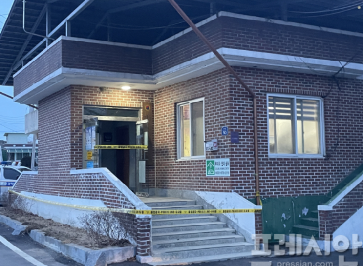 안성<b>농협</b> 조합장 <b>흉기로</b> 찌른 <b>지역농협</b> 조합원, 극단적 선택... 