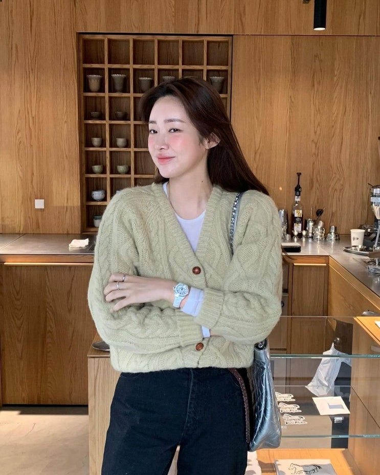  차정원의 올 봄 데이트룩 패션으로 빈티지한 여자 케이틀 니트 가디건 브랜드로 모데스트무드 추천