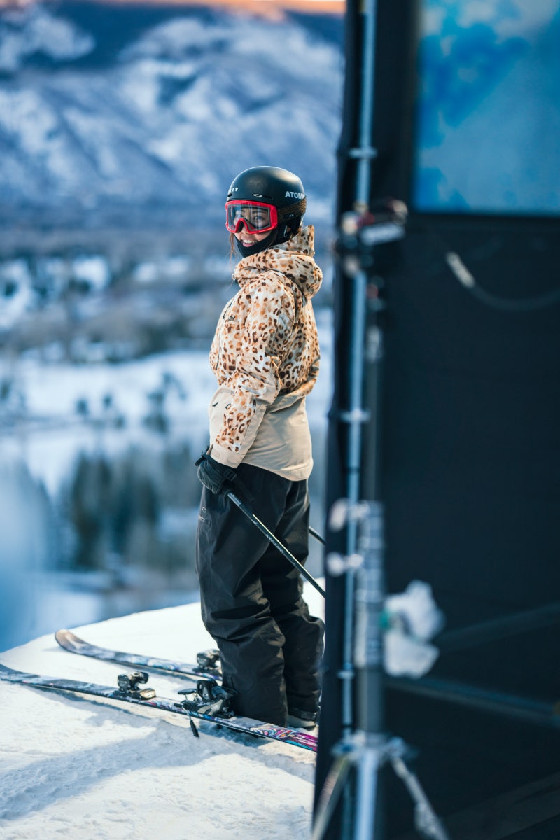 중국 올림픽 챔피언 쉬몽타오가 일요일 하얼빈에서 열린 동계 아시안게임 프리스타일 스키 여자 에어리얼 결승에서 금메달을 획득했습니다.  서가 동계 아시안 게임에 참석한 지 18년이 지났습니다. 그녀는 하얼빈 2025 게임에서 중국 팀의 9번째 금을, image size:800x1200