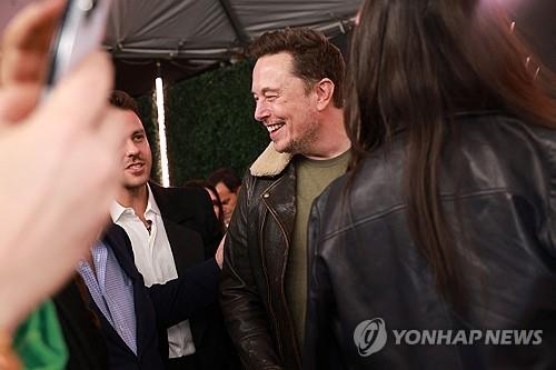 "<b>머스크</b>, <b>전현직</b> 이사들과 '마약 파티'…왕처럼 행세"