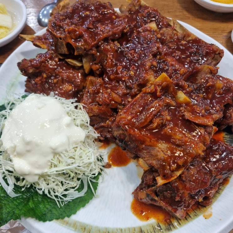  신동궁감자탕 역삼점 한시간 기다린 뼈구이 존맛도리