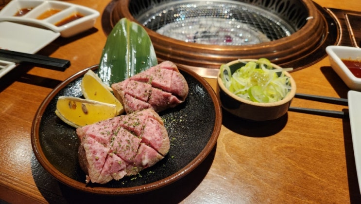  우설 맛 보고 왔어요! 육향 가득한 우설구이가 유명한 <호르몬규상 성수>내돈내산 후기